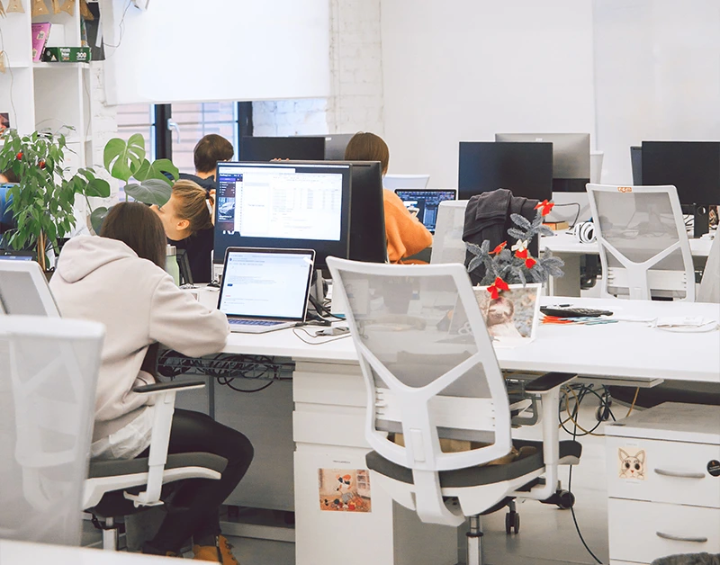 Collaborative and focused workspace setting