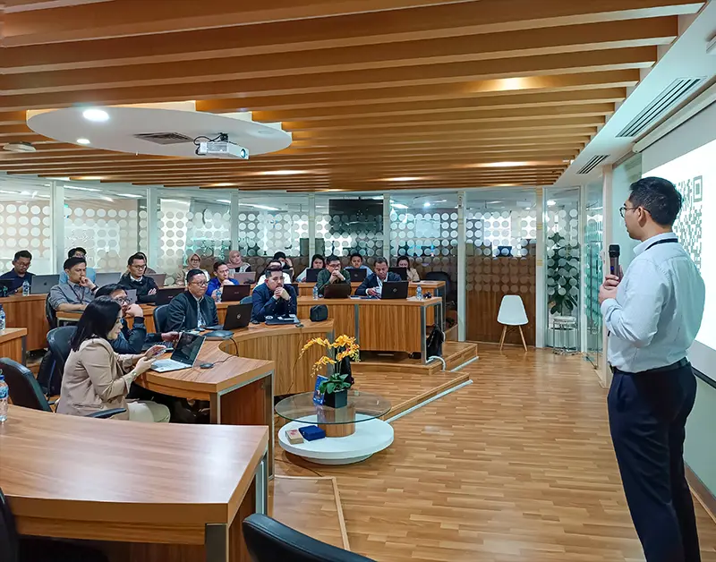 Professional Presentation and Training Seminar Layout